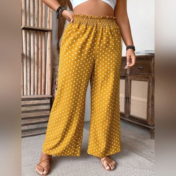 boutique Pants - Ladies loose fit yellow polka dot pants sz Large
